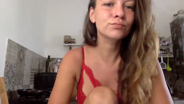 Gallery image thumbnail from Qi_ra's myfreecams stream on, 01/27/2024, 24:01 image 1 of 20