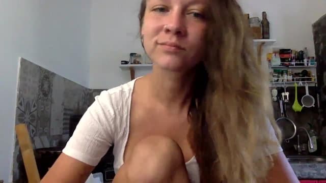 Gallery image thumbnail from Qi_ra's myfreecams stream on, 03/22/2024, 24:45 image 4 of 20