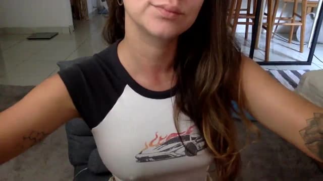 Gallery image thumbnail from Qi_ra's myfreecams stream on, 04/09/2024, 24:25 image 14 of 20