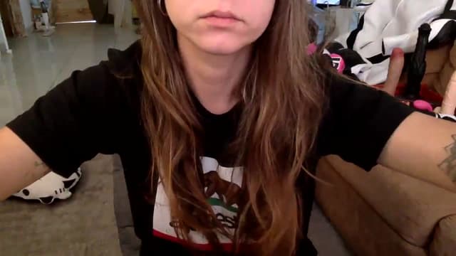 Gallery image thumbnail from Qi_ra's myfreecams stream on, 07/19/2024, 01:43 image 14 of 20