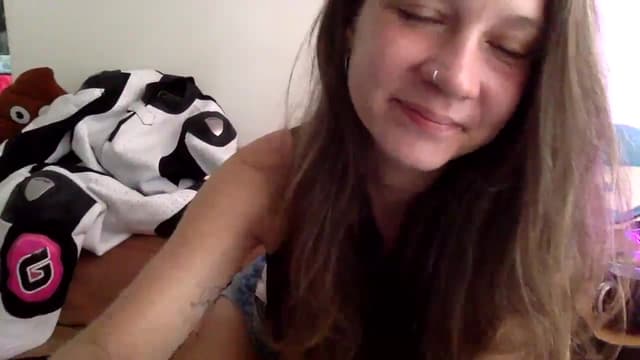 Gallery image thumbnail from Qi_ra's myfreecams stream on, 07/23/2024, 24:35 image 16 of 20