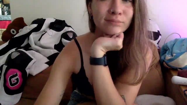 Gallery image thumbnail from Qi_ra's myfreecams stream on, 07/23/2024, 24:35 image 2 of 20