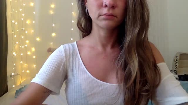 Gallery image thumbnail from Qi_ra's myfreecams stream on, 10/17/2024, 07:38 image 19 of 20