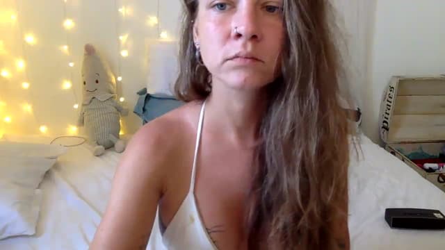 Gallery image thumbnail from Qi_ra's myfreecams stream on, 11/07/2024, 24:49 image 16 of 20