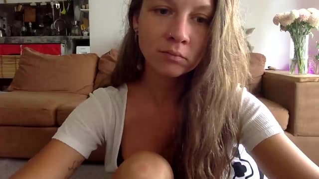 Gallery image thumbnail from Qi_ra's myfreecams stream on, 11/18/2024, 01:25 image 14 of 20