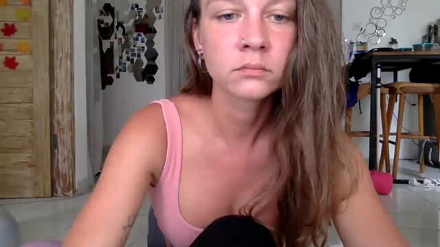 Gallery image thumbnail from Qi_ra's myfreecams stream on, 01/21/2025, 07:51 image 19 of 20