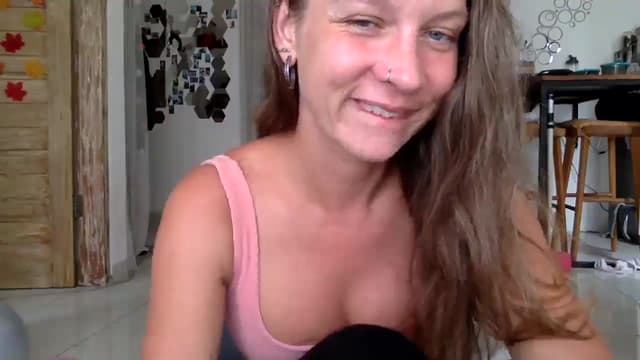 Gallery image thumbnail from Qi_ra's myfreecams stream on, 01/21/2025, 07:51 image 18 of 20
