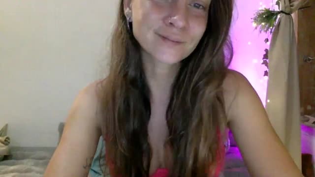 Gallery image thumbnail from Qi_ra's myfreecams stream on, 03/06/2025, 12:51 image 11 of 20