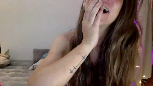 Gallery image thumbnail from Qi_ra's myfreecams stream on, 03/06/2025, 16:31 image 14 of 20