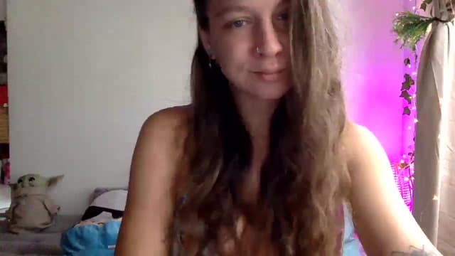 Gallery image thumbnail from Qi_ra's myfreecams stream on, 03/22/2025, 23:41 image 13 of 20