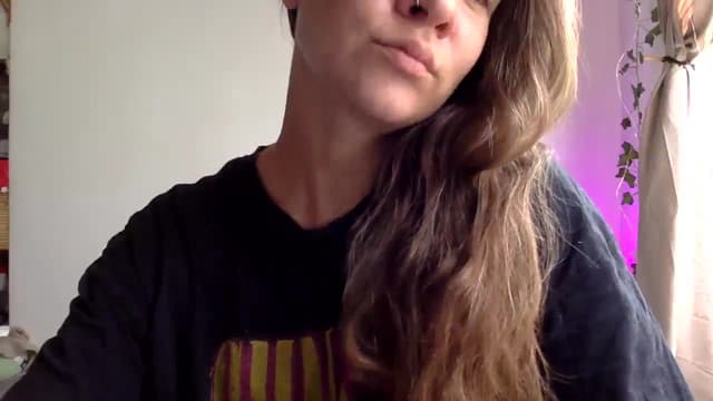 Gallery image thumbnail from Qi_ra's myfreecams stream on, 03/25/2025, 24:23 image 7 of 20