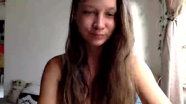 Gallery image thumbnail from Qi_ra's myfreecams stream on, 04/02/2025, 01:11 image 8 of 20