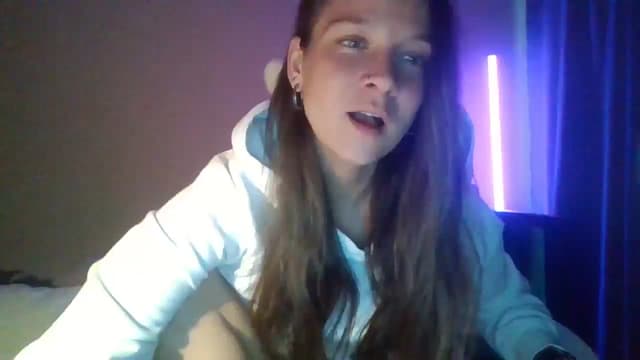 Gallery image thumbnail from Qi_ra's myfreecams stream on, 04/27/2025, 15:38 image 14 of 20