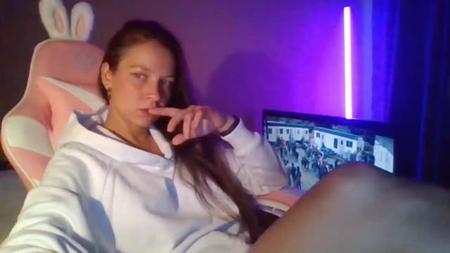 Gallery image thumbnail from Qi_ra's myfreecams stream on, 04/27/2025, 15:54 image 1 of 20
