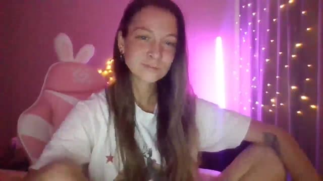 Gallery image thumbnail from Qi_ra's myfreecams stream on, 04/29/2025, 06:31 image 18 of 20