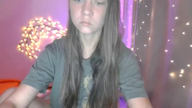 Gallery image thumbnail from Qi_ra's myfreecams stream on, 05/03/2025, 07:46 image 10 of 20