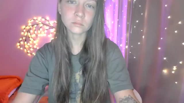 Gallery image thumbnail from Qi_ra's myfreecams stream on, 05/03/2025, 07:46 image 9 of 20