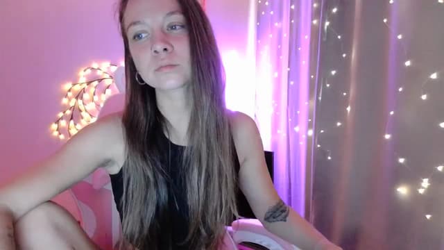 Gallery image thumbnail from Qi_ra's myfreecams stream on, 05/03/2025, 11:15 image 20 of 20