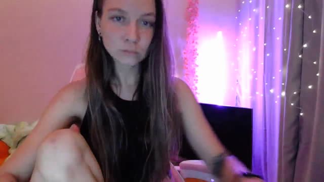 Gallery image thumbnail from Qi_ra's myfreecams stream on, 05/03/2025, 18:35 image 2 of 20