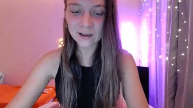Gallery image thumbnail from Qi_ra's myfreecams stream on, 05/03/2025, 19:05 image 12 of 20