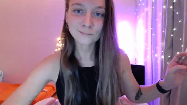 Gallery image thumbnail from Qi_ra's myfreecams stream on, 05/03/2025, 19:05 image 2 of 20