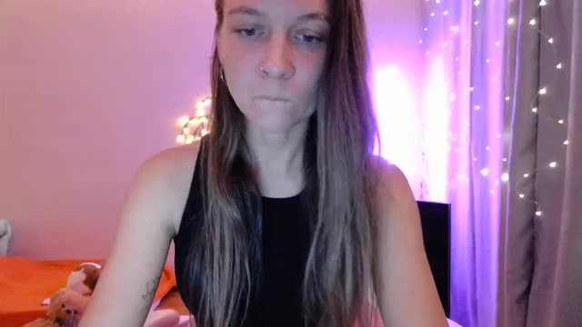 Gallery image thumbnail from Qi_ra's myfreecams stream on, 05/03/2025, 19:05 image 16 of 20