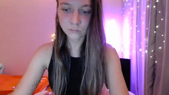 Gallery image thumbnail from Qi_ra's myfreecams stream on, 05/03/2025, 19:05 image 9 of 20