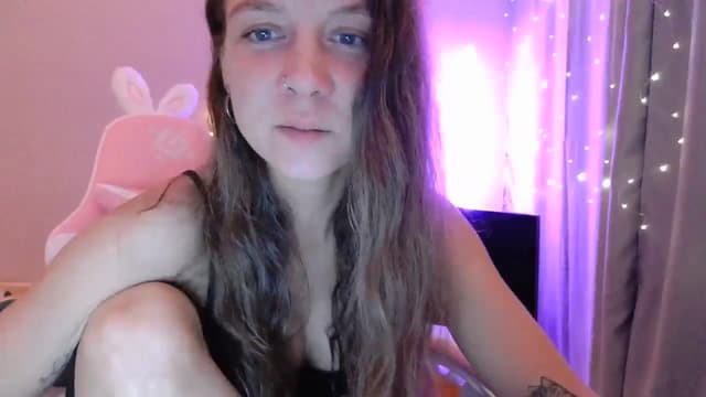 Gallery image thumbnail from Qi_ra's myfreecams stream on, 05/03/2025, 22:51 image 15 of 20