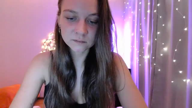 Gallery image thumbnail from Qi_ra's myfreecams stream on, 05/04/2025, 19:33 image 13 of 20