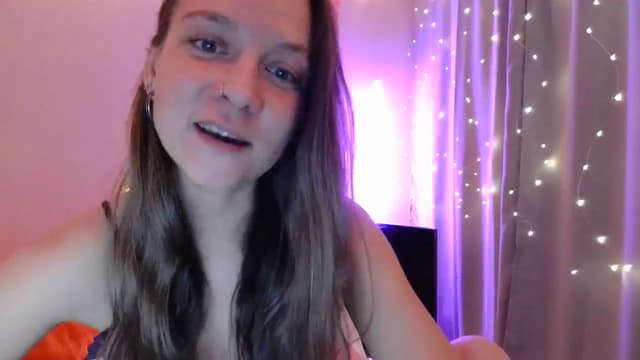 Gallery image thumbnail from Qi_ra's myfreecams stream on, 05/04/2025, 19:33 image 14 of 20