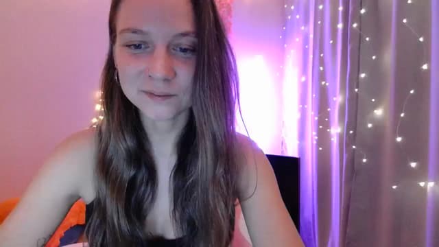 Gallery image thumbnail from Qi_ra's myfreecams stream on, 05/04/2025, 19:33 image 11 of 20