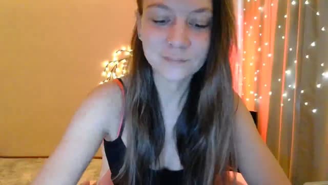 Gallery image thumbnail from Qi_ra's myfreecams stream on, 05/09/2025, 07:51 image 4 of 20