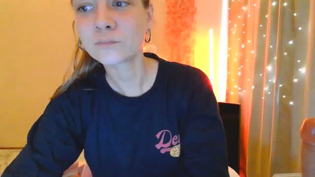 Gallery image thumbnail from Qi_ra's myfreecams stream on, 05/09/2025, 11:24 image 5 of 20
