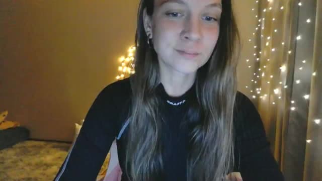 Gallery image thumbnail from Qi_ra's myfreecams stream on, 05/11/2025, 24:00 image 14 of 20