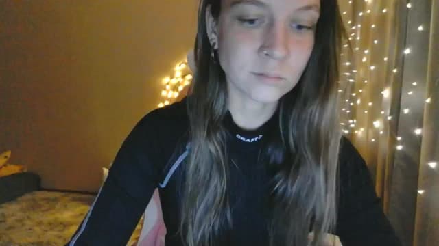 Gallery image thumbnail from Qi_ra's myfreecams stream on, 05/11/2025, 24:00 image 6 of 20