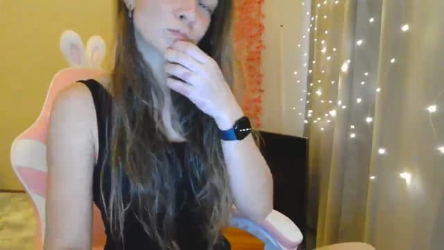 Gallery image thumbnail from Qi_ra's myfreecams stream on, 05/11/2025, 15:39 image 12 of 20