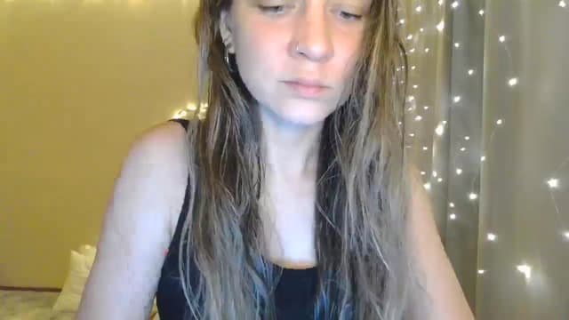 Gallery image thumbnail from Qi_ra's myfreecams stream on, 05/11/2025, 15:39 image 4 of 20