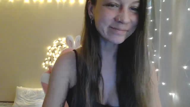 Gallery image thumbnail from Qi_ra's myfreecams stream on, 05/13/2025, 10:01 image 15 of 20