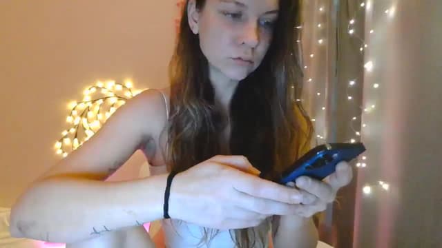 Gallery image thumbnail from Qi_ra's myfreecams stream on, 05/21/2025, 07:02 image 3 of 20