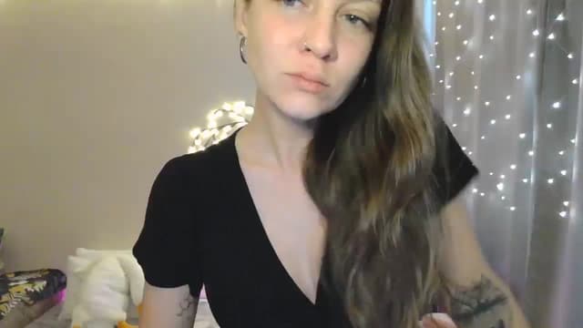 Gallery image thumbnail from Qi_ra's myfreecams stream on, 05/24/2025, 10:23 image 1 of 20