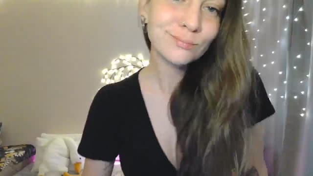 Gallery image thumbnail from Qi_ra's myfreecams stream on, 05/24/2025, 10:23 image 2 of 20