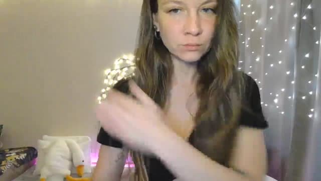 Gallery image thumbnail from Qi_ra's myfreecams stream on, 05/24/2025, 10:23 image 15 of 20