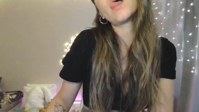 Gallery image thumbnail from Qi_ra's myfreecams stream on, 05/24/2025, 10:23 image 19 of 20