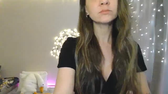 Gallery image thumbnail from Qi_ra's myfreecams stream on, 05/24/2025, 10:23 image 9 of 20