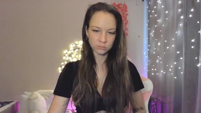 Gallery image thumbnail from Qi_ra's myfreecams stream on, 05/25/2025, 07:31 image 4 of 20