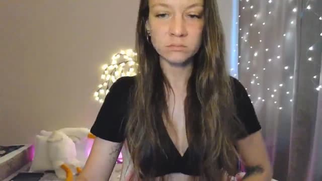 Gallery image thumbnail from Qi_ra's myfreecams stream on, 05/25/2025, 08:15 image 17 of 20