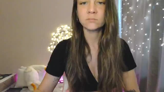 Gallery image thumbnail from Qi_ra's myfreecams stream on, 05/25/2025, 09:12 image 7 of 20