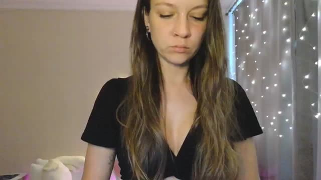 Gallery image thumbnail from Qi_ra's myfreecams stream on, 05/25/2025, 09:12 image 12 of 20