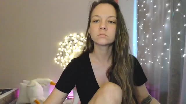 Gallery image thumbnail from Qi_ra's myfreecams stream on, 05/25/2025, 09:12 image 20 of 20