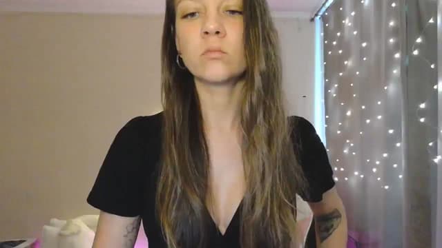Gallery image thumbnail from Qi_ra's myfreecams stream on, 05/25/2025, 09:12 image 13 of 20